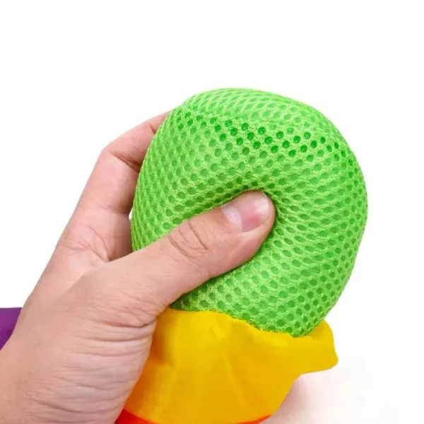Boule à queue arc-en-ciel – Décoration sensorielle colorée pour éveiller l’imaginaire des enfants