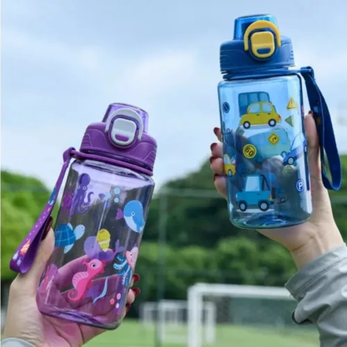 Gourde en plastique​ enfant – Légère, anti-fuite et colorée pour l’école ou les sorties – Format pratique 500 ml