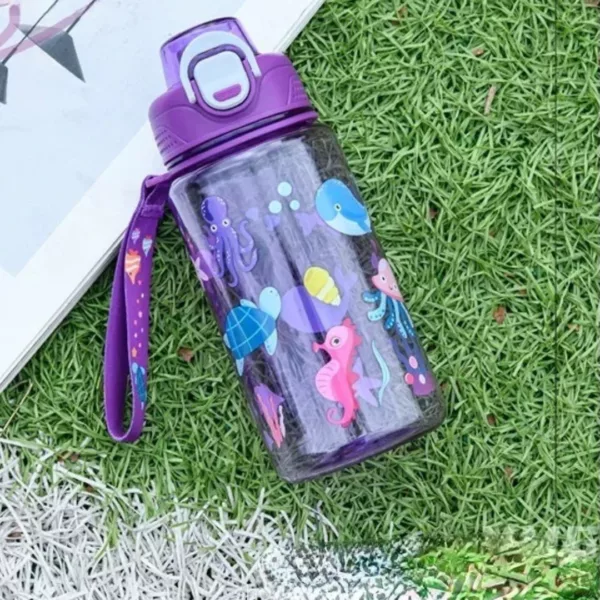 Gourde en plastique​ enfant – Légère, anti-fuite et colorée pour l’école ou les sorties – Format pratique 500 ml