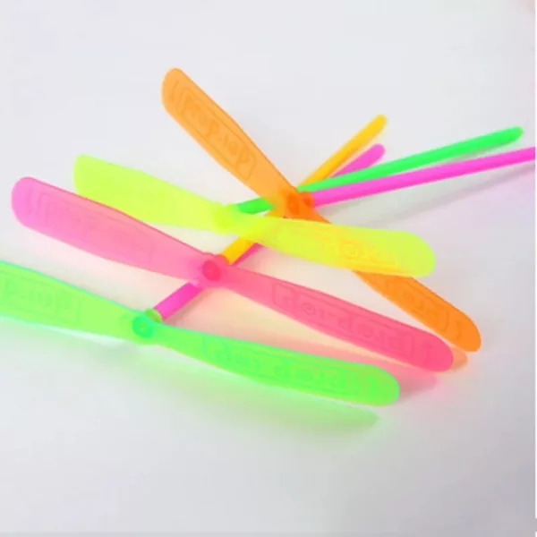Hélice libellule en plastique – Jouet ludique et coloré pour enfants – Stimule l’imagination et l’activité en plein air