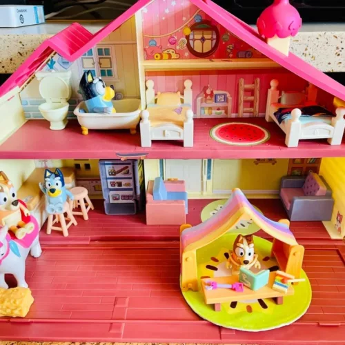 Maison de Bluey – Grande maison de jeu interactive pour enfants – Stimule l'imagination et le jeu créatif