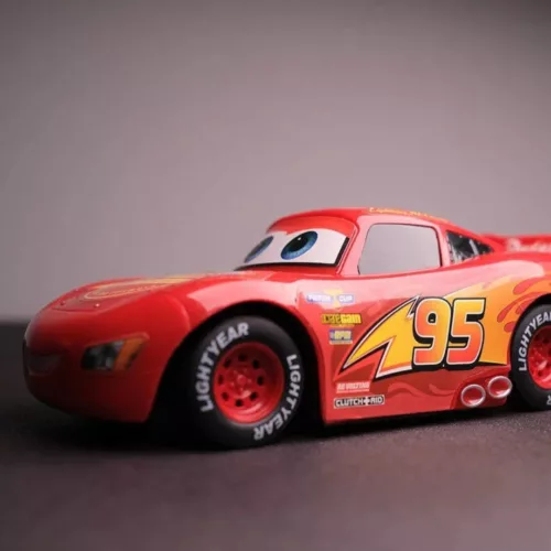 Voiture flash mcqueen – Jouet interactif pour enfant – Cadeau idéal pour fans de Cars – Résistante et réaliste