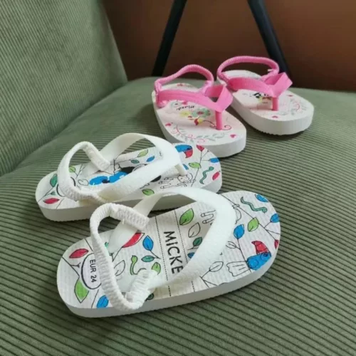 Tongs bébé souples pour plage sable