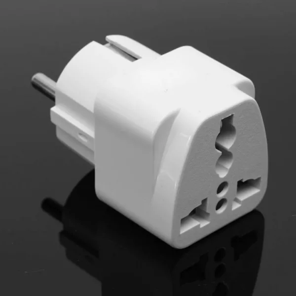 Adaptateur prise universelle pour avion et hôtel – Rechargez partout en voyage sans stress – Compatible monde entier