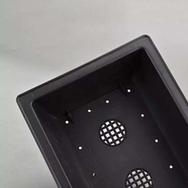 Cache pot terrasse en plastique recyclé – Design éco-responsable pour un extérieur moderne et durable