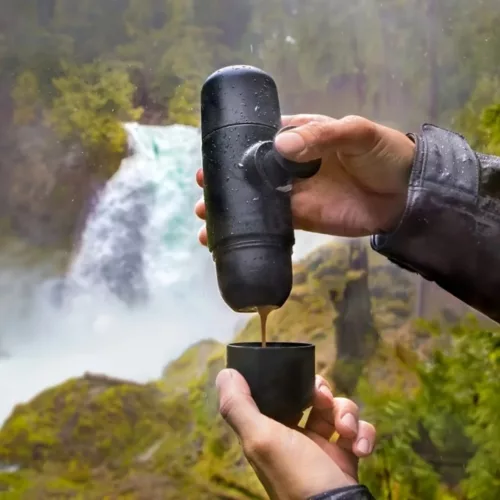 Cafetière portable manuelle pour camping – Café chaud en pleine nature, sans électricité, compact et léger