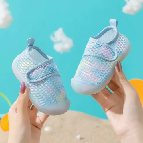 Chaussures d’eau bébé plage antidérapantes – Confort, sécurité et liberté de mouvement pour ses premiers pas au bord de l’eau
