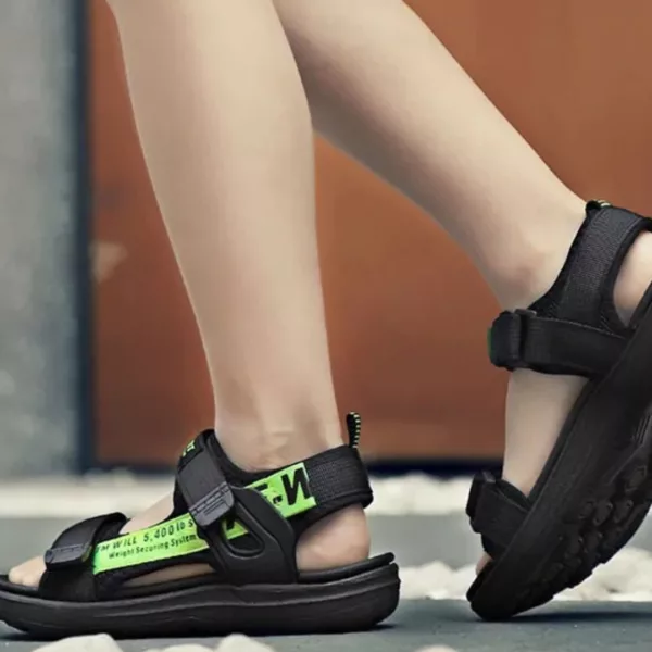 Sandales garçon semelle épaisse pour plage – confort anti-chocs, parfaites pour courir et jouer l’été