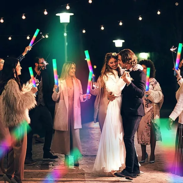 Bâtons lumineux mousse réutilisables pour soirée – Ambiance festive garantie – LED multicolores longue durée