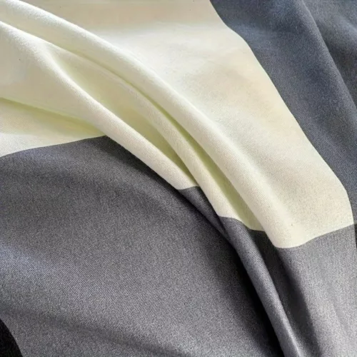 Parure de lit à grands carreaux modernes – Style contemporain et confort doux pour une chambre tendance