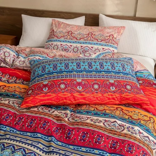 Parure de lit bohème rayures orientales – Ambiance chaleureuse et exotique pour un sommeil apaisant