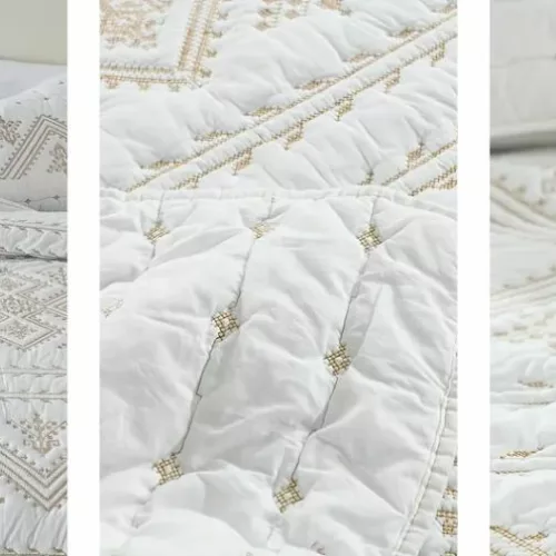 Parure de lit bohème chic avec broderies ethniques et textile haut de gamme
