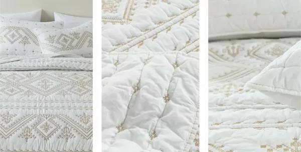 Parure de lit bohème chic avec broderies ethniques et textile haut de gamme