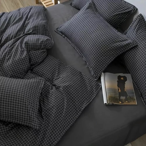 Parure de lit carreaux noirs minimalistes – Élégance moderne et sommeil raffiné – Style épuré pour chambre design