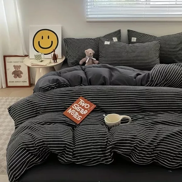 Parure de lit en tissu doux à rayures fines, style moderne pour chambre élégante