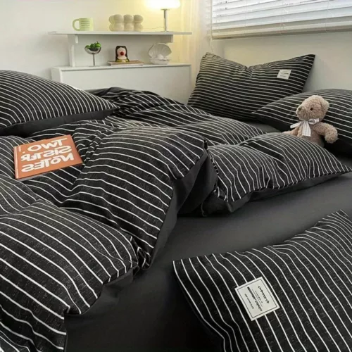 Parure de lit rayures fines élégantes – Confort ultra doux et style chic pour une chambre tendance