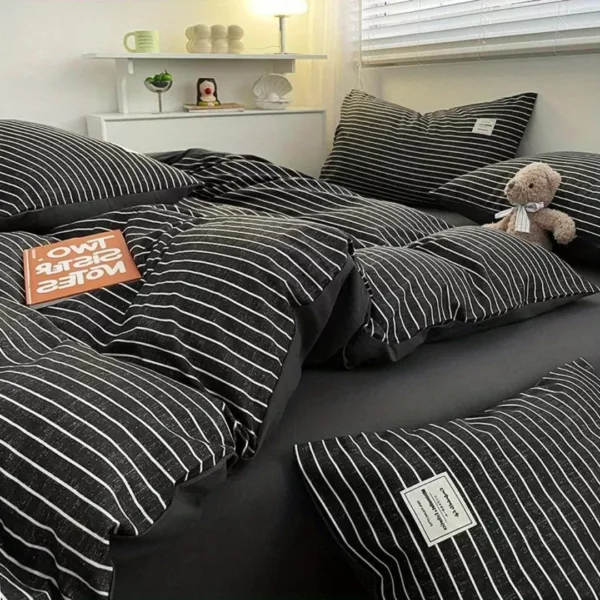 Parure de lit rayures fines élégantes – Confort ultra doux et style chic pour une chambre tendance