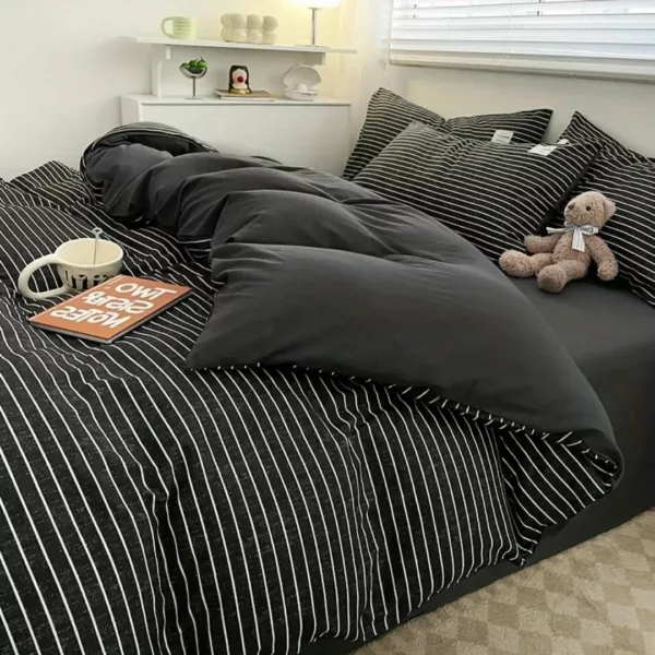 Parure de lit rayures fines élégantes – Confort ultra doux et style chic pour une chambre tendance