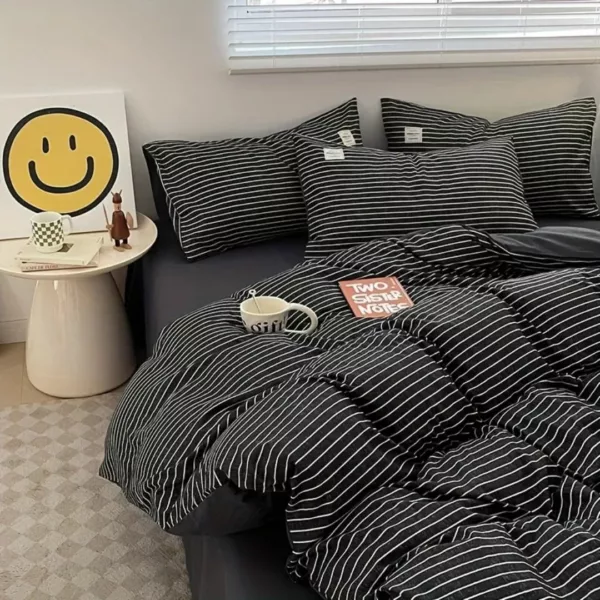 Parure de lit rayures fines élégantes – Confort ultra doux et style chic pour une chambre tendance
