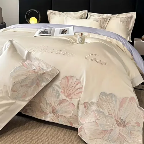 Parure de lit satin fleurs brodées – Douceur luxueuse et élégance florale pour un sommeil apaisant