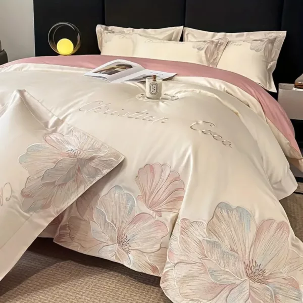 Parure de lit satin fleurs brodées – Douceur luxueuse et élégance florale pour un sommeil apaisant