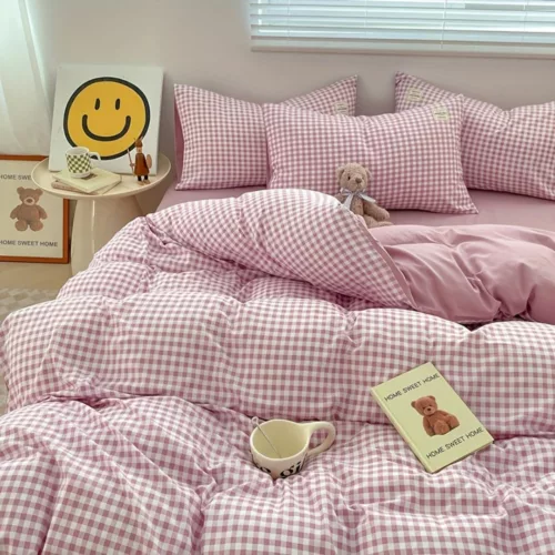 Parure de lit vichy rose tendre – Ambiance cocooning et charme rétro pour une chambre apaisante