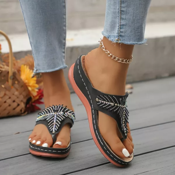 Tongs compensées strass confort femme – élégance estivale & maintien optimal pour jambes galbées
