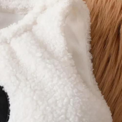 Ensemble bébé sans manches en peluche avec bonnet assorti – look photo adorable