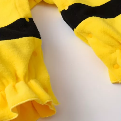 Ensemble deux pièces style streetwear à rayures – design 3D tendance extérieur