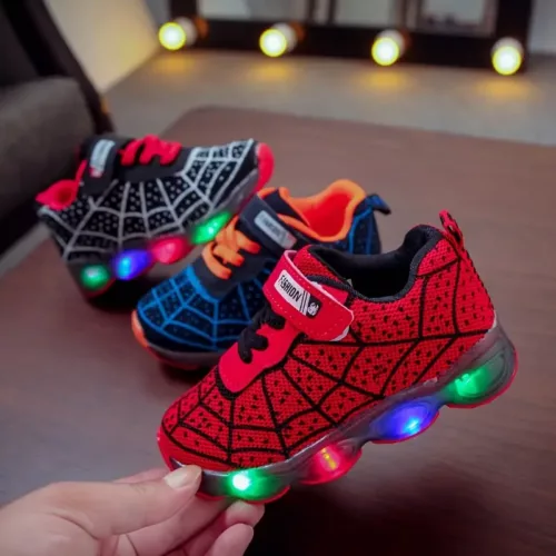 Baskets enfant à LED motif toile d'araignée – style lumineux Spider-Man