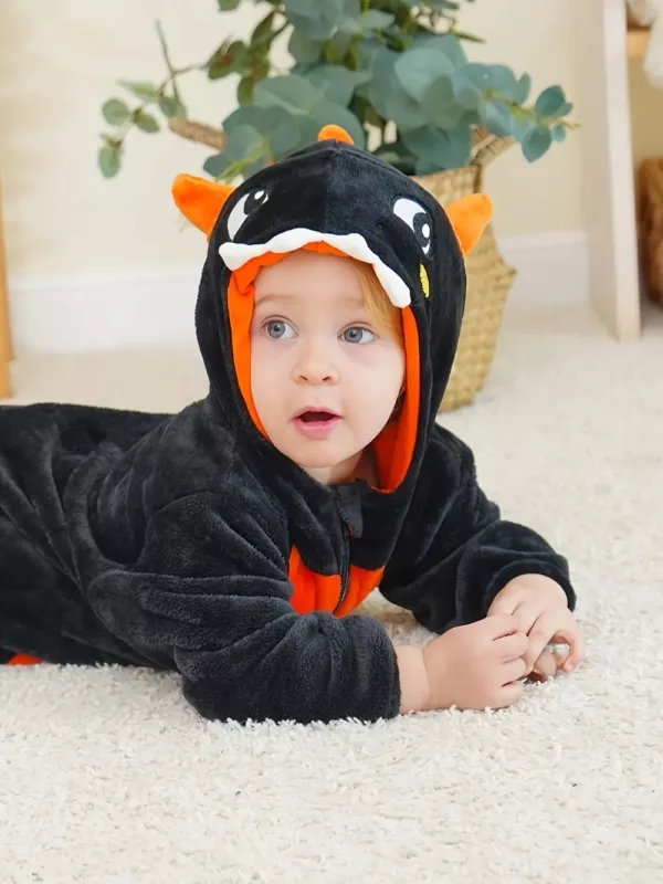 Grenouillère bébé à capuche dinosaure motif citrouille – polaire douce