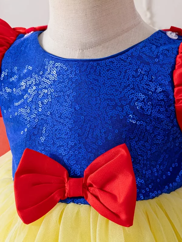 Robe de princesse fille avec cape et manches bouffantes style conte de fées