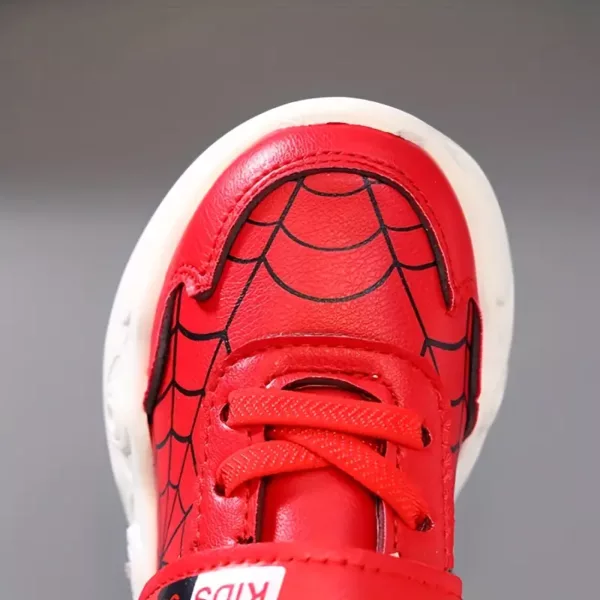 Baskets LED garçon avec motif toile d'araignée – sneakers lumineuses tendance