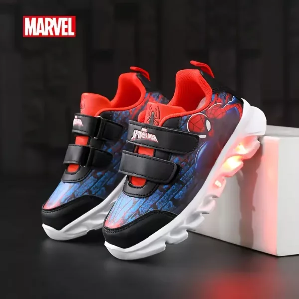 Baskets garçon Spider-Man lumineuses – semelle LED rechargeables anti-chocs
