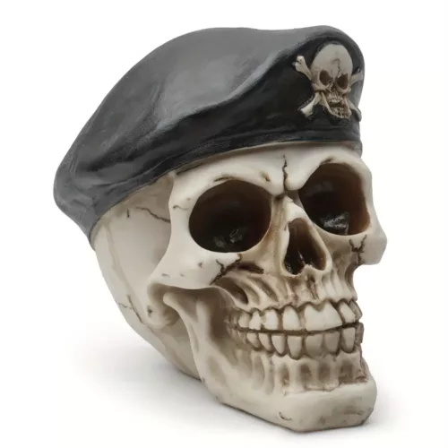 Crâne de pirate en résine vintage – décoration d’intérieur ou Halloween