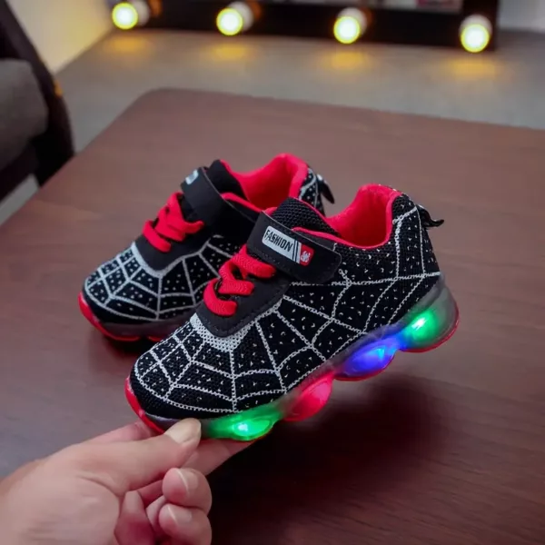 Baskets enfant à LED motif toile d'araignée – style lumineux Spider-Man