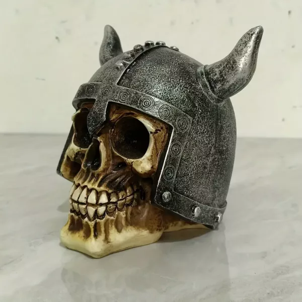 Sculpture crâne viking décoratif – design casque à cornes style médiéval