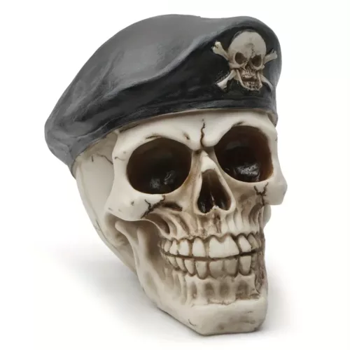 Crâne de pirate en résine vintage – décoration d’intérieur ou Halloween