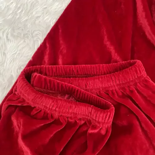 Costume Père Noël velours bordeaux – ensemble 10 pièces élégant et complet