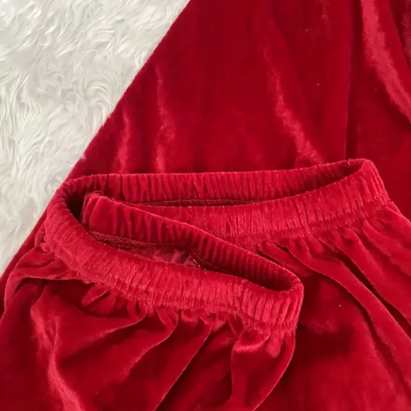 Costume Père Noël velours bordeaux – ensemble 10 pièces élégant et complet