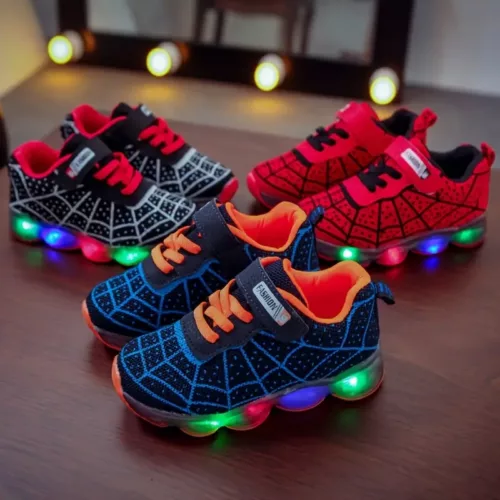 Baskets enfant à LED motif toile d'araignée – style lumineux Spider-Man