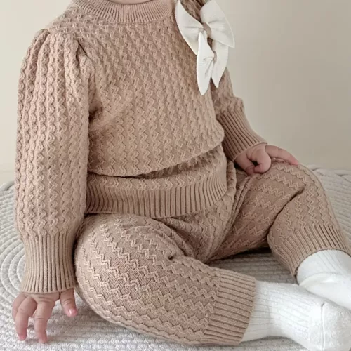 Ensemble naissance bébé fille en tricot – pull nœud et pantalon chic automne
