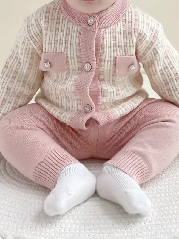 Ensemble naissance fille 3 pièces en tricot – veste, cardigan et pantalon doux