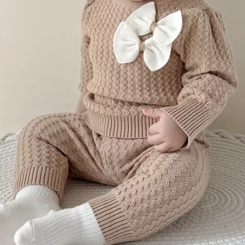 Ensemble naissance bébé fille en tricot – pull nœud et pantalon chic automne