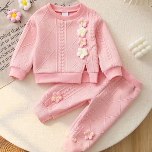 Ensemble naissance bébé fille 2 pièces – haut fleuri à pompons et pantalon doux