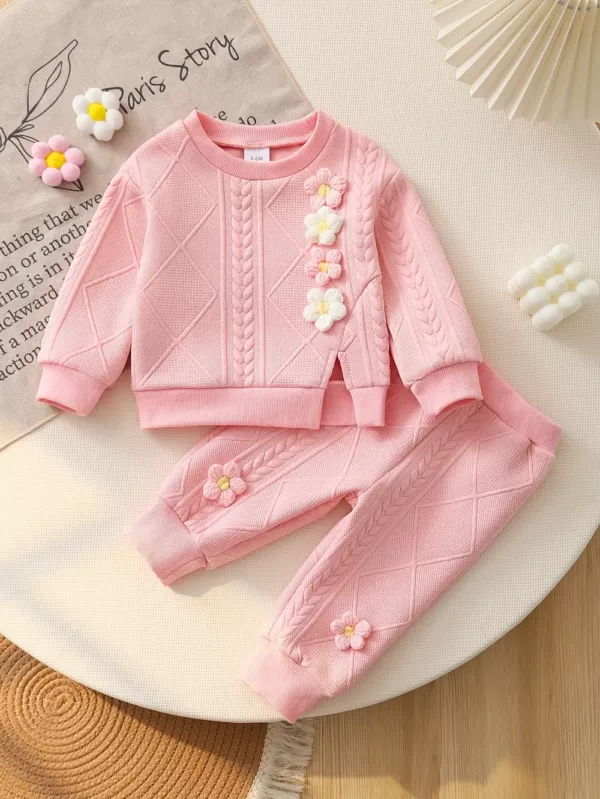 Ensemble naissance bébé fille 2 pièces – haut fleuri à pompons et pantalon doux