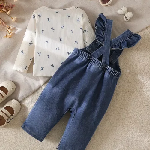 Ensemble naissance bébé fille – haut imprimé manches longues et salopette jean volantée