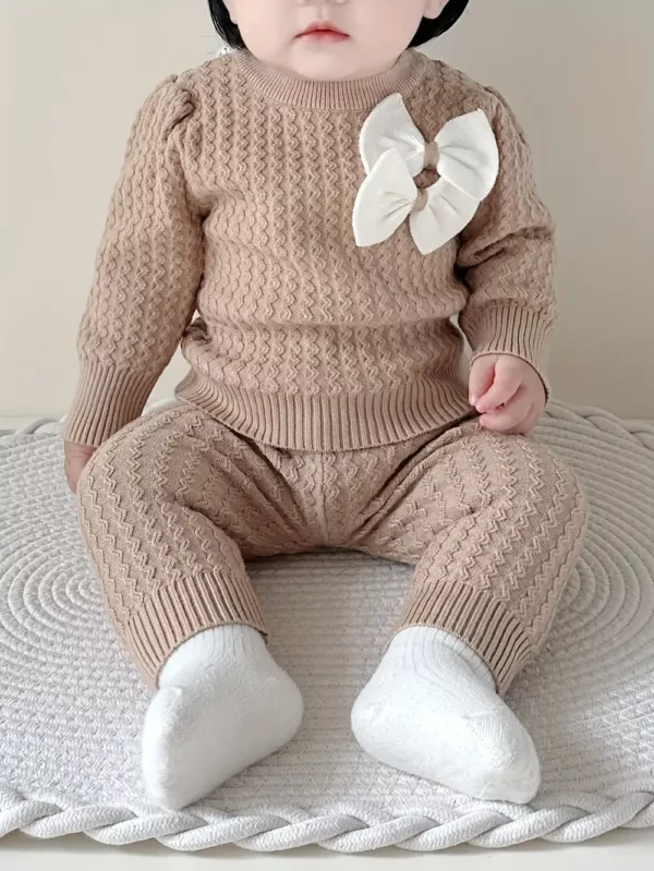 Ensemble naissance bébé fille en tricot – pull nœud et pantalon chic automne