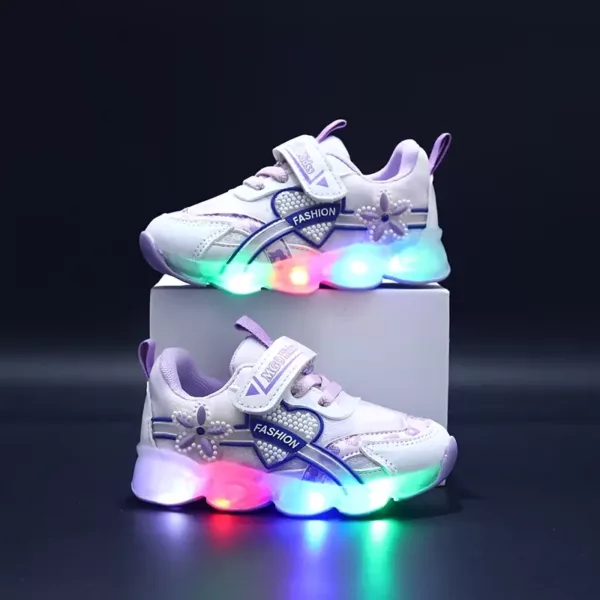 Baskets LED respirantes en mesh pour enfants – motifs cœur et fleurs lumineux