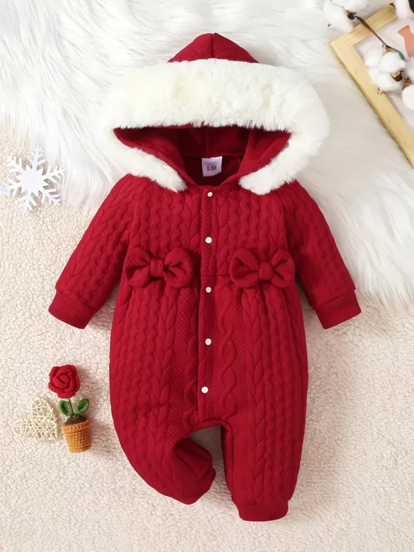 Combinaison naissance bébé fille en tricot avec capuche et col en fausse fourrure
